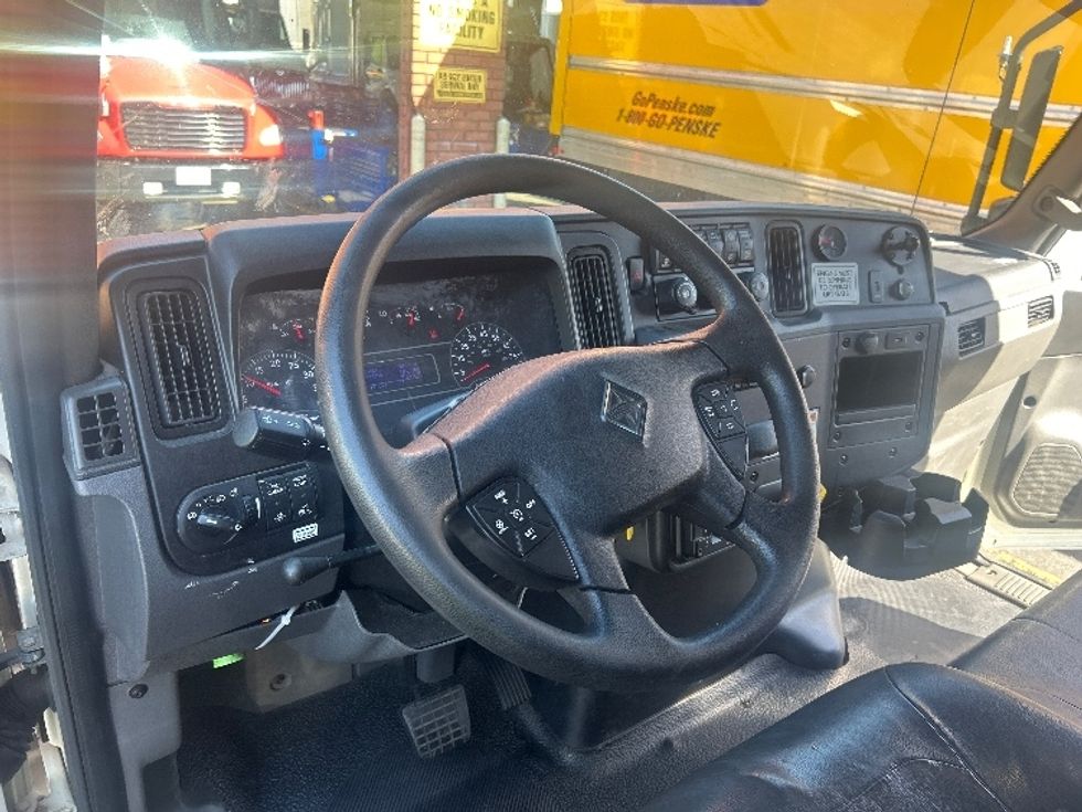 Medium Duty Box Truck-Light and Medium Duty Trucks-International-2020-MV607-Homewood-AL-181,557\n\t\tmiles-$ 54,000 - Image 18