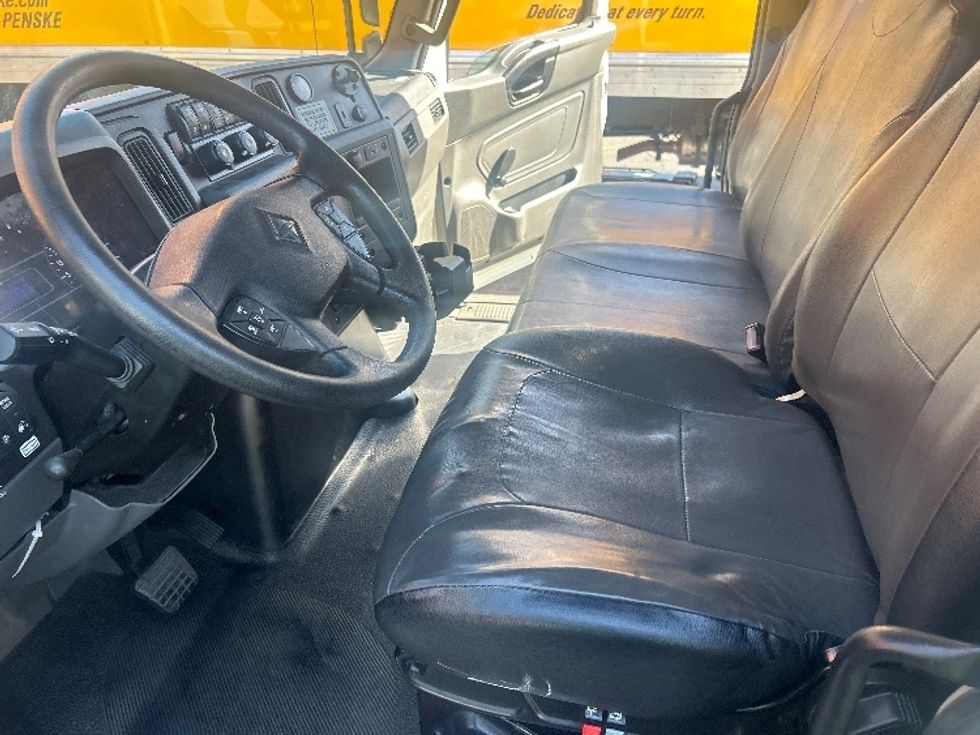 Medium Duty Box Truck-Light and Medium Duty Trucks-International-2020-MV607-Homewood-AL-181,557\n\t\tmiles-$ 54,000 - Image 19