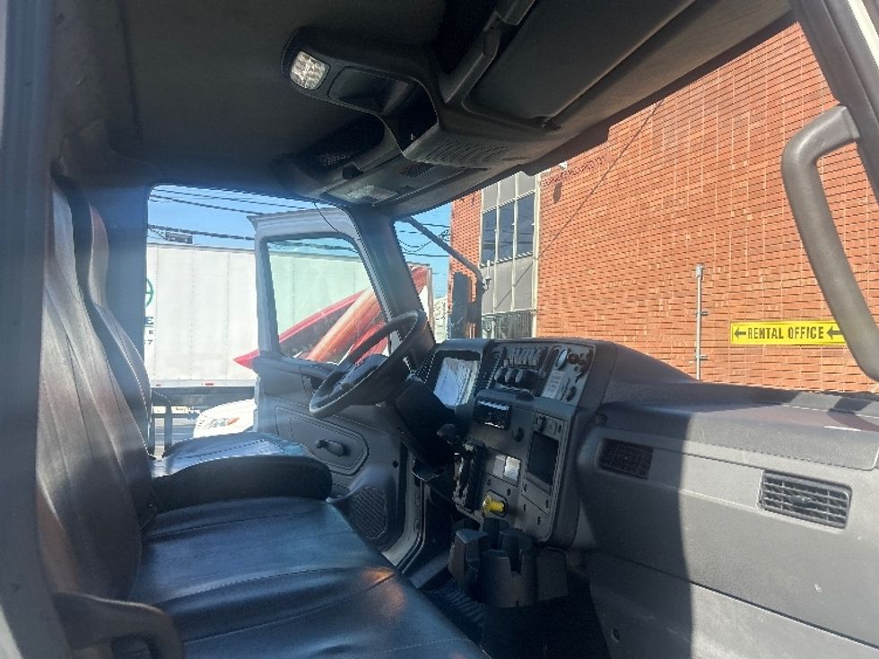 Medium Duty Box Truck-Light and Medium Duty Trucks-International-2020-MV607-Homewood-AL-181,557\n\t\tmiles-$ 54,000 - Image 22