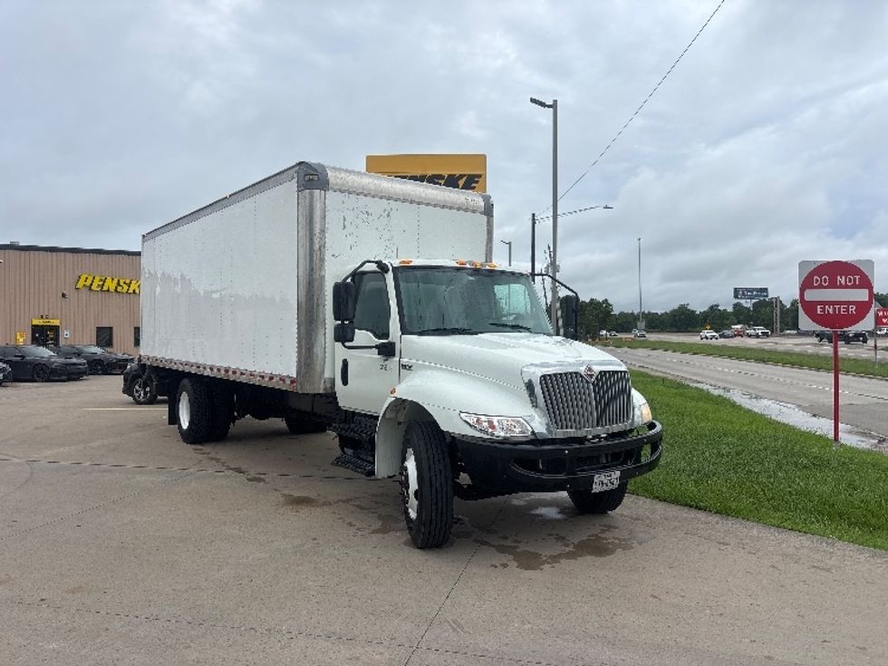 Medium Duty Box Truck-Light and Medium Duty Trucks-International-2020-MV607-Houston-TX-101,152\n\t\tmiles-$ 60,750 - Image 1
