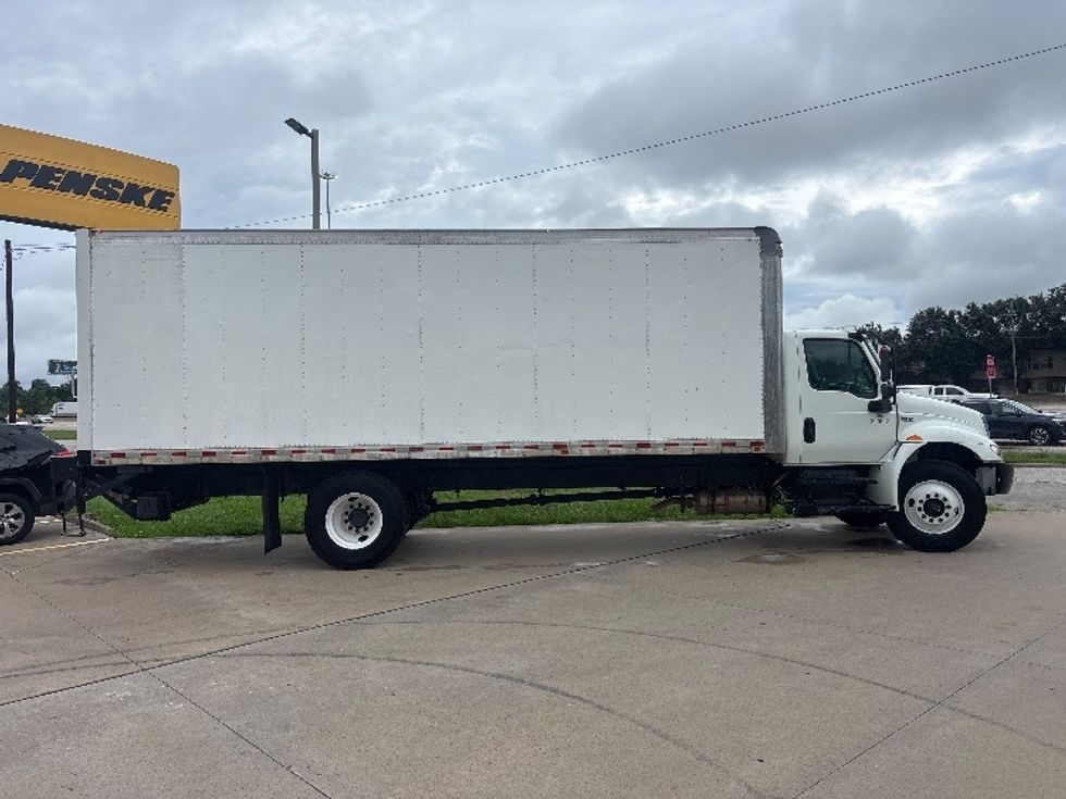 Medium Duty Box Truck-Light and Medium Duty Trucks-International-2020-MV607-Houston-TX-101,152\n\t\tmiles-$ 60,750 - Image 15