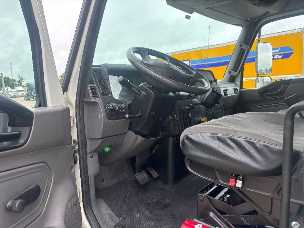 Medium Duty Box Truck-Light and Medium Duty Trucks-International-2020-MV607-Houston-TX-101,152\n\t\tmiles-$ 60,750 - Image 16