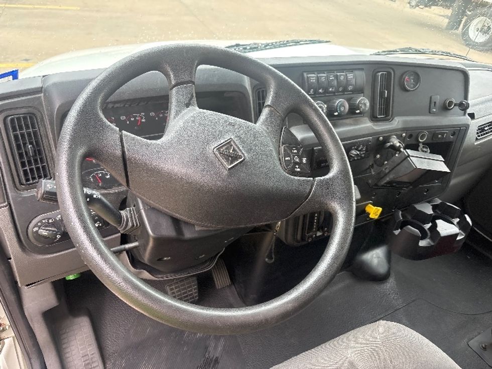 Medium Duty Box Truck-Light and Medium Duty Trucks-International-2020-MV607-Houston-TX-101,152\n\t\tmiles-$ 60,750 - Image 17