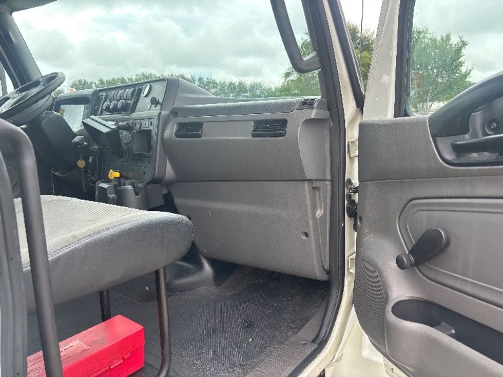 Medium Duty Box Truck-Light and Medium Duty Trucks-International-2020-MV607-Houston-TX-101,152\n\t\tmiles-$ 60,750 - Image 19