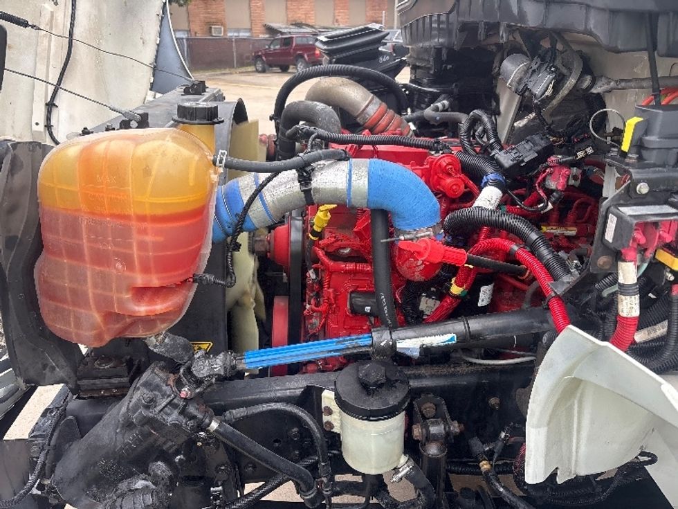 Medium Duty Box Truck-Light and Medium Duty Trucks-International-2020-MV607-Houston-TX-101,152\n\t\tmiles-$ 60,750 - Image 22