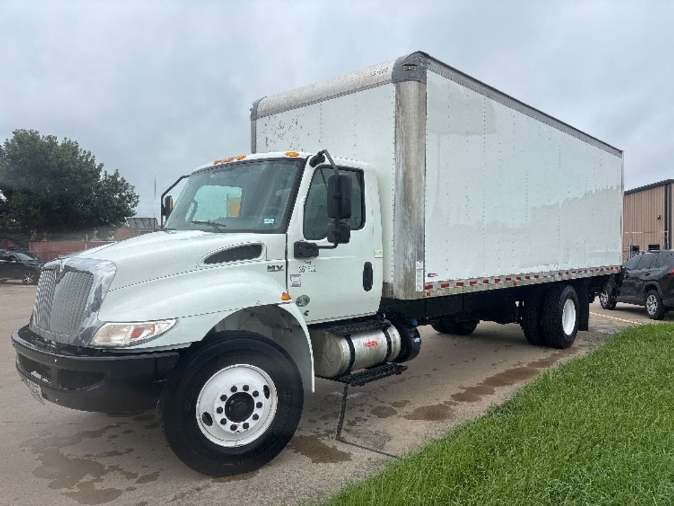 Medium Duty Box Truck-Light and Medium Duty Trucks-International-2020-MV607-Houston-TX-101,152\n\t\tmiles-$ 60,750 - Image 3