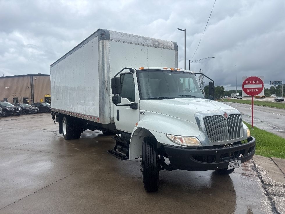 Medium Duty Box Truck-Light and Medium Duty Trucks-International-2020-MV607-Houston-TX-112,497\n\t\tmiles-$ 59,500 - Image 1