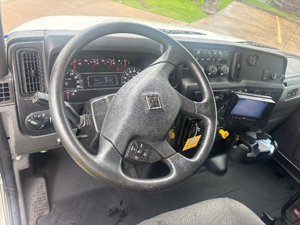 Medium Duty Box Truck-Light and Medium Duty Trucks-International-2020-MV607-Houston-TX-112,497\n\t\tmiles-$ 59,500 - Image 16