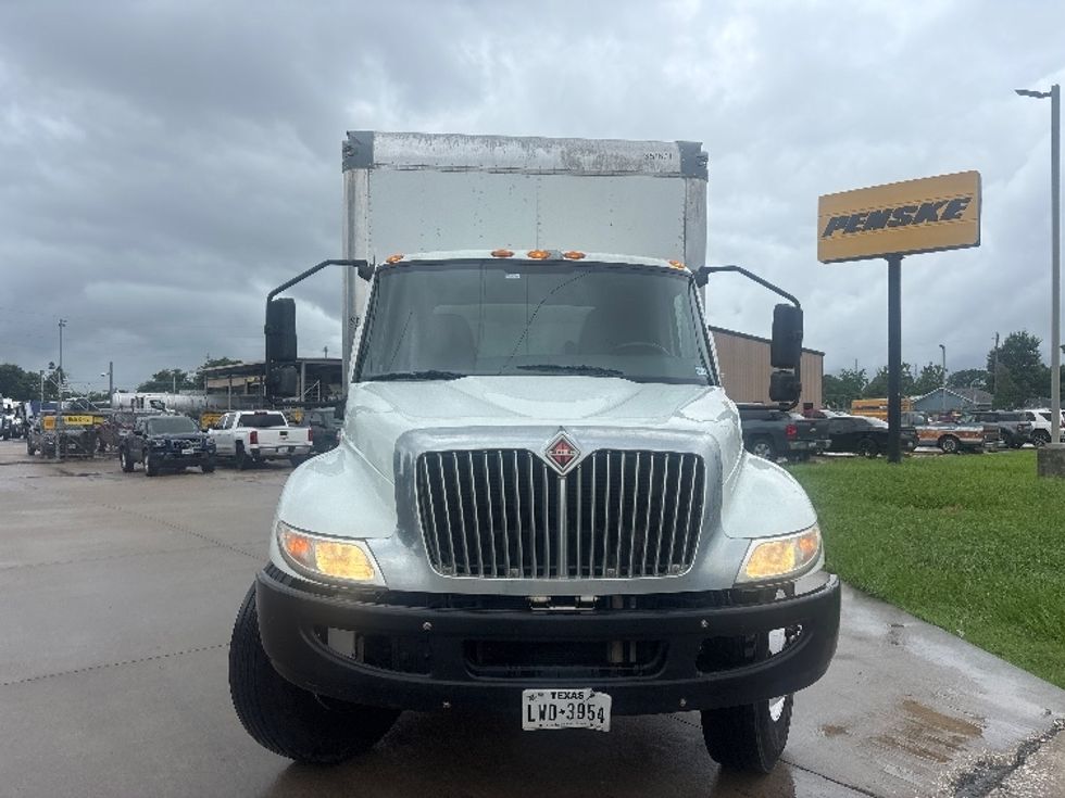 Medium Duty Box Truck-Light and Medium Duty Trucks-International-2020-MV607-Houston-TX-112,497\n\t\tmiles-$ 59,500 - Image 2