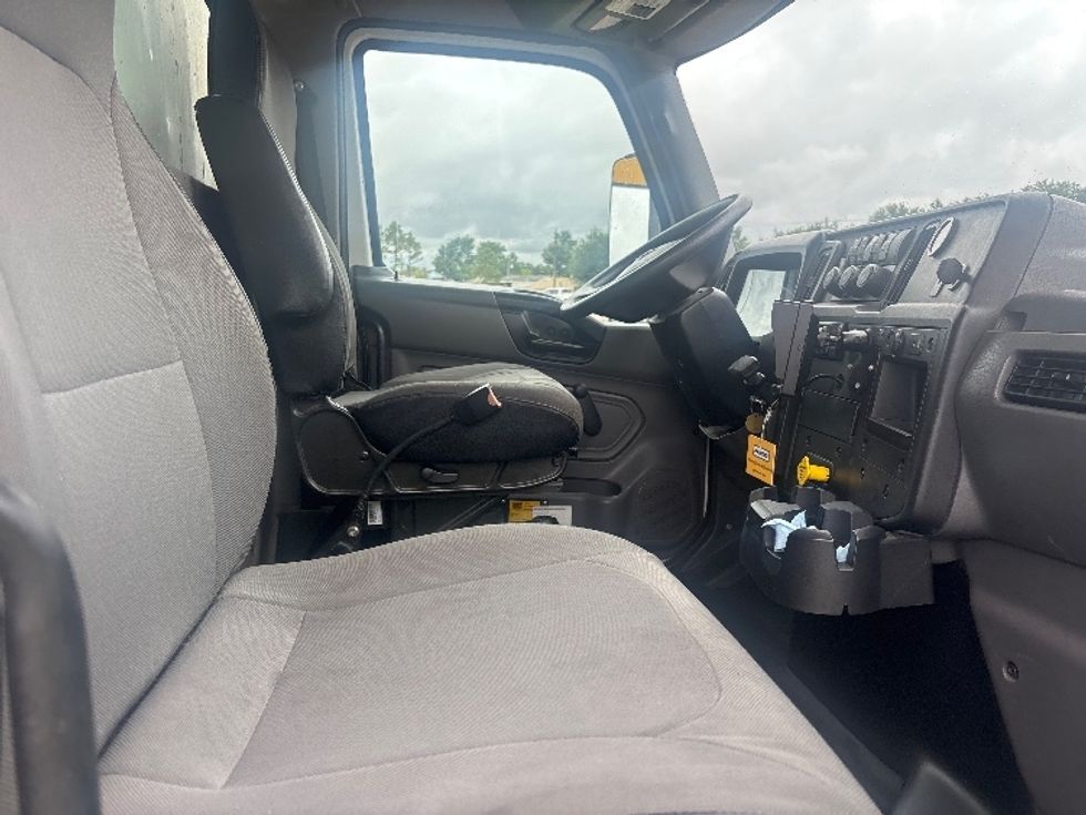Medium Duty Box Truck-Light and Medium Duty Trucks-International-2020-MV607-Houston-TX-112,497\n\t\tmiles-$ 59,500 - Image 20