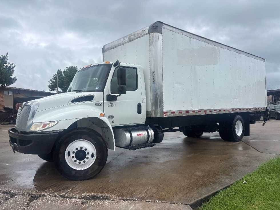 Medium Duty Box Truck-Light and Medium Duty Trucks-International-2020-MV607-Houston-TX-112,497\n\t\tmiles-$ 59,500 - Image 3
