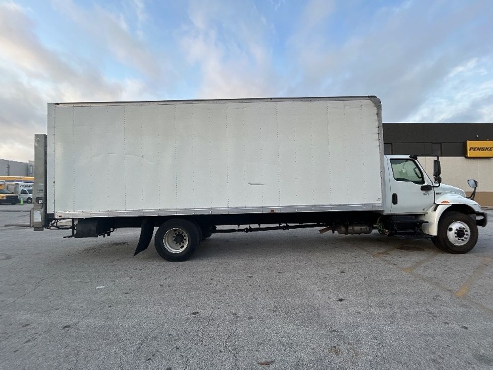 Medium Duty Box Truck-Light and Medium Duty Trucks-International-2020-MV607-Houston-TX-300,974\n\t\tmiles-$ 31,000 - Image 15