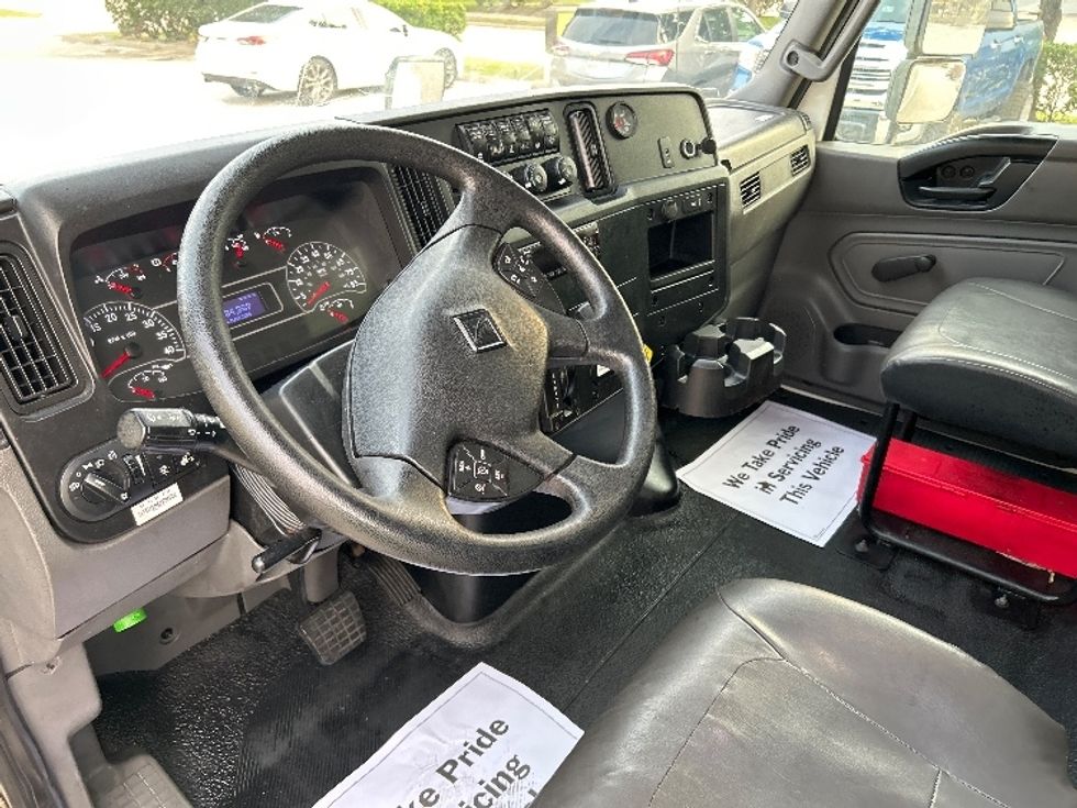 Medium Duty Box Truck-Light and Medium Duty Trucks-International-2020-MV607-Houston-TX-300,974\n\t\tmiles-$ 31,000 - Image 17