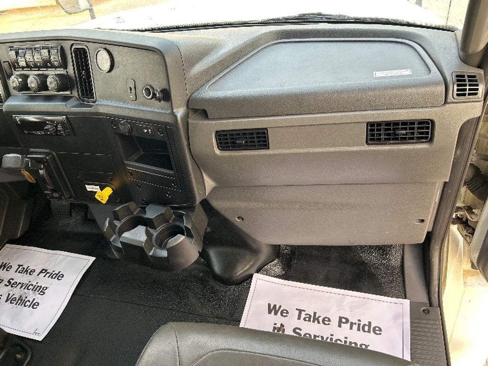 Medium Duty Box Truck-Light and Medium Duty Trucks-International-2020-MV607-Houston-TX-300,974\n\t\tmiles-$ 31,000 - Image 21