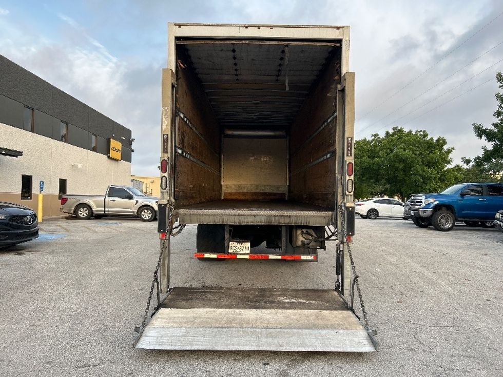 Medium Duty Box Truck-Light and Medium Duty Trucks-International-2020-MV607-Houston-TX-300,974\n\t\tmiles-$ 31,000 - Image 9