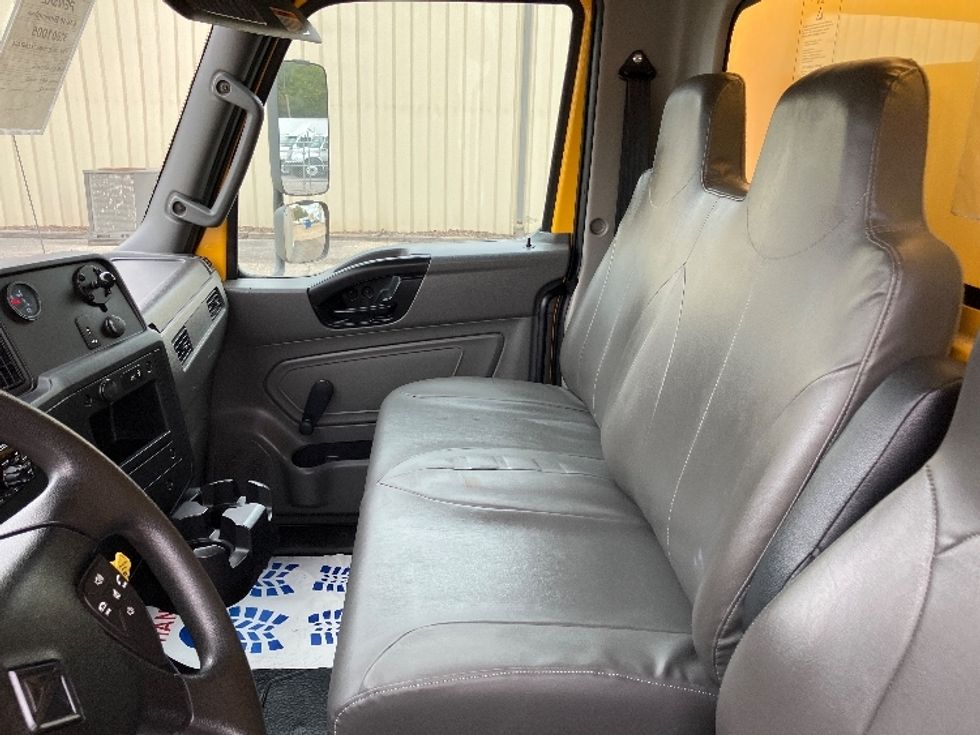 Medium Duty Box Truck-Light and Medium Duty Trucks-International-2020-MV607-Hueytown-AL-175,879\n\t\tmiles-$ 45,250 - Image 19