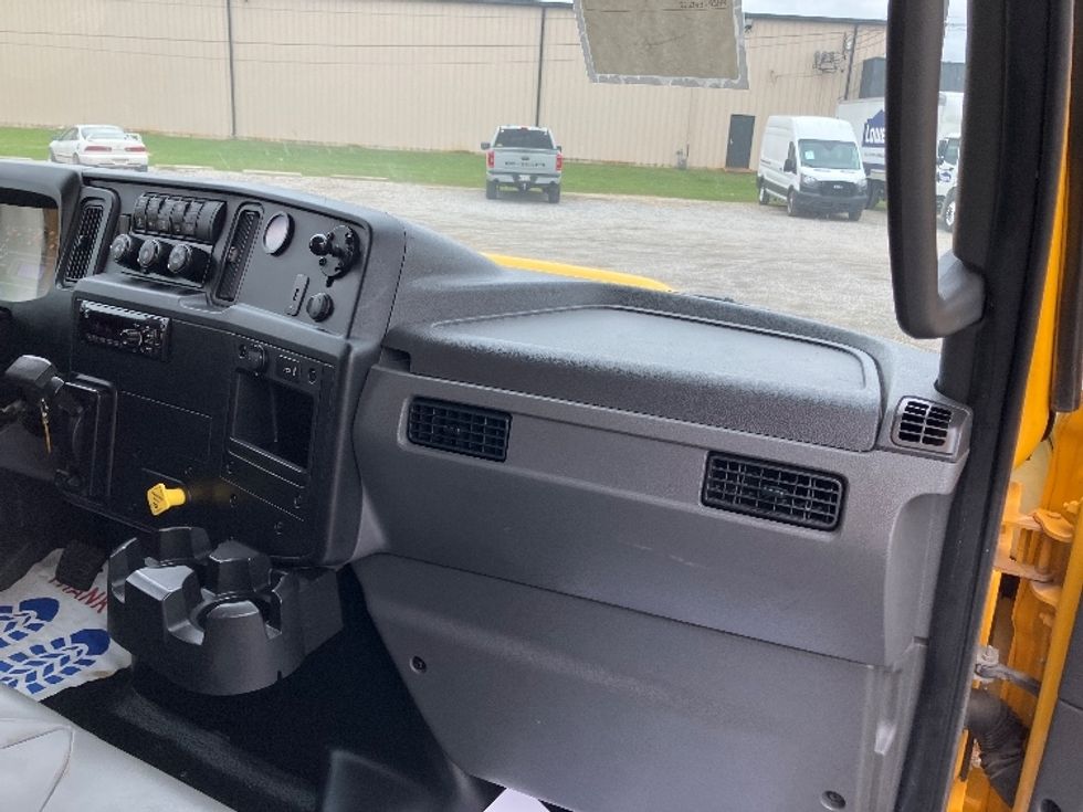 Medium Duty Box Truck-Light and Medium Duty Trucks-International-2020-MV607-Hueytown-AL-175,879\n\t\tmiles-$ 45,250 - Image 21