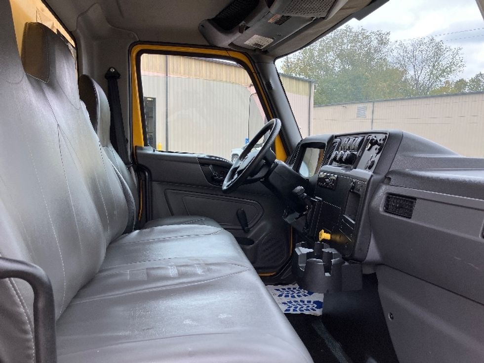 Medium Duty Box Truck-Light and Medium Duty Trucks-International-2020-MV607-Hueytown-AL-175,879\n\t\tmiles-$ 45,250 - Image 22