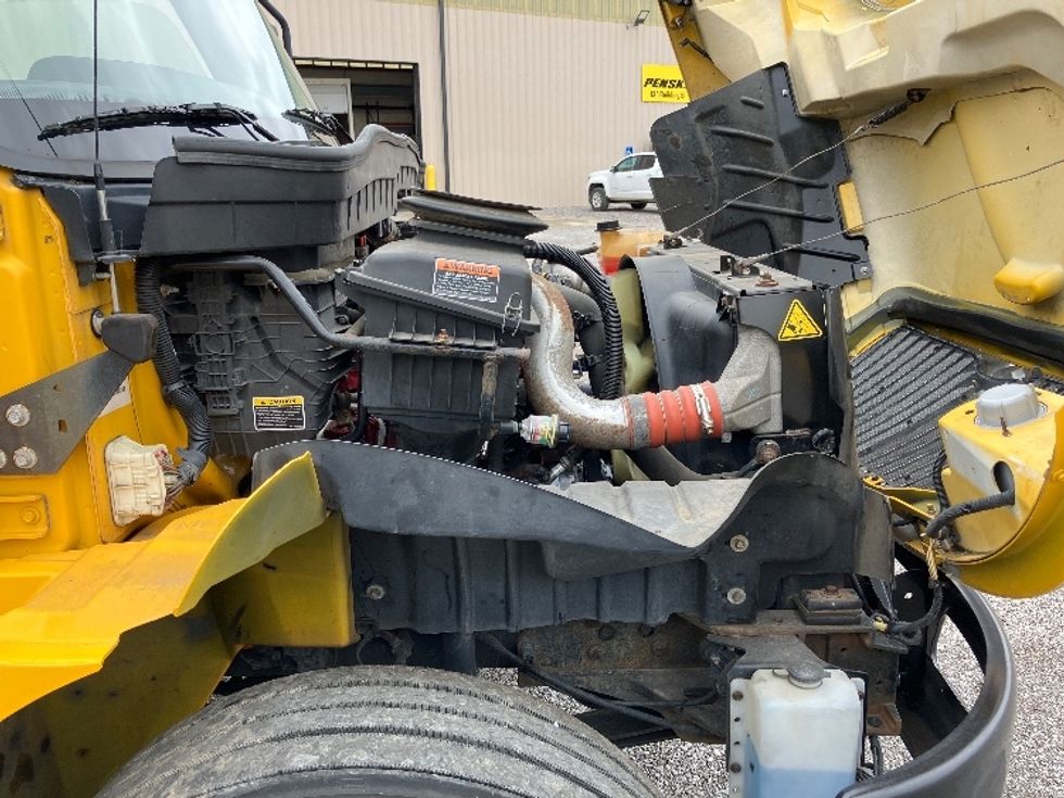 Medium Duty Box Truck-Light and Medium Duty Trucks-International-2020-MV607-Hueytown-AL-175,879\n\t\tmiles-$ 45,250 - Image 23