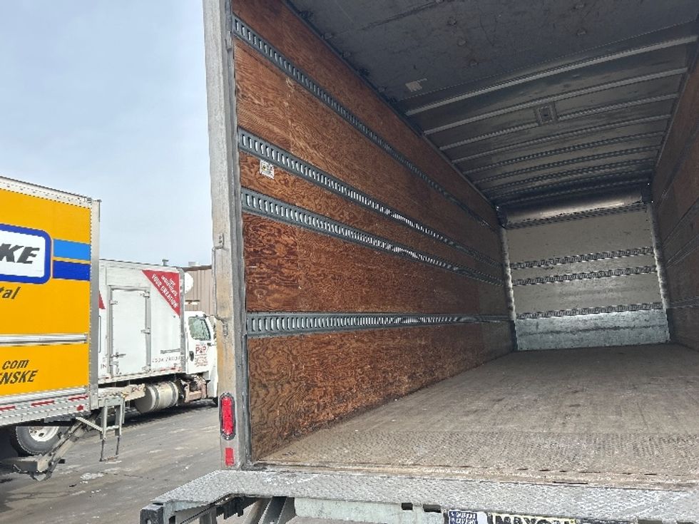 Medium Duty Box Truck-Light and Medium Duty Trucks-International-2020-MV607-Indianapolis-IN-108,113\n\t\tmiles-$ 58,250 - Image 11