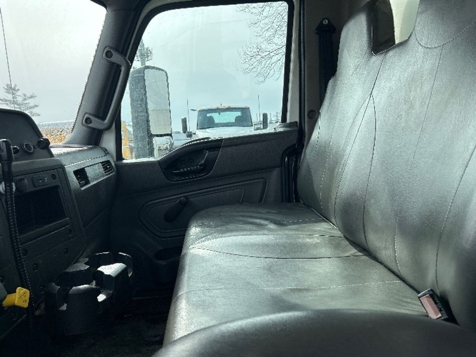 Medium Duty Box Truck-Light and Medium Duty Trucks-International-2020-MV607-Indianapolis-IN-108,113\n\t\tmiles-$ 58,250 - Image 19