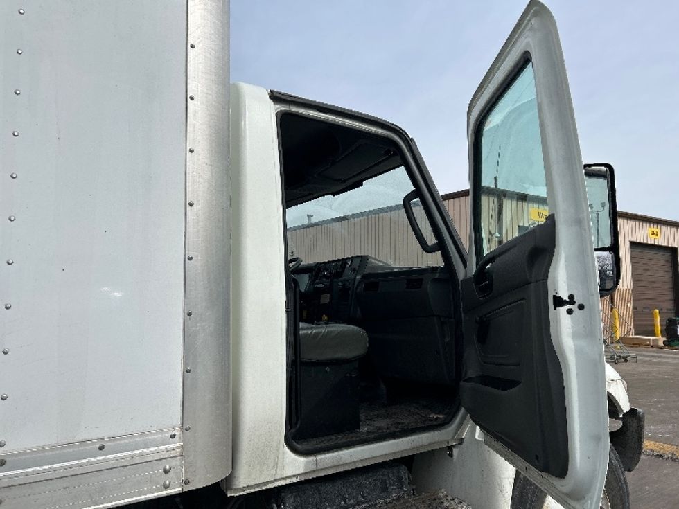 Medium Duty Box Truck-Light and Medium Duty Trucks-International-2020-MV607-Indianapolis-IN-108,113\n\t\tmiles-$ 58,250 - Image 20