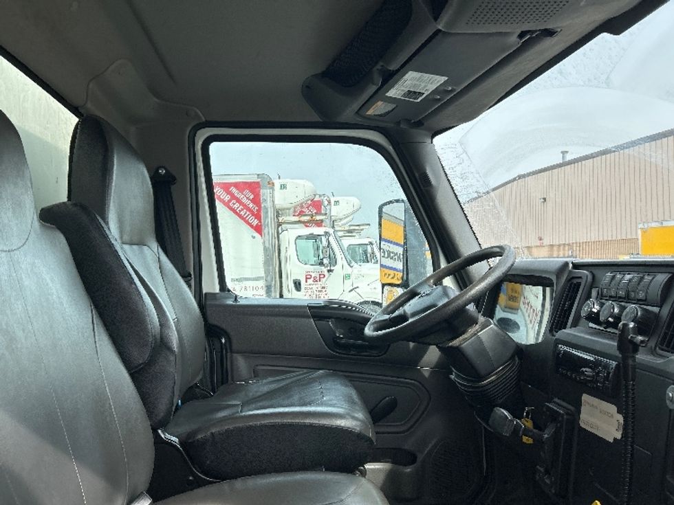 Medium Duty Box Truck-Light and Medium Duty Trucks-International-2020-MV607-Indianapolis-IN-108,113\n\t\tmiles-$ 58,250 - Image 22
