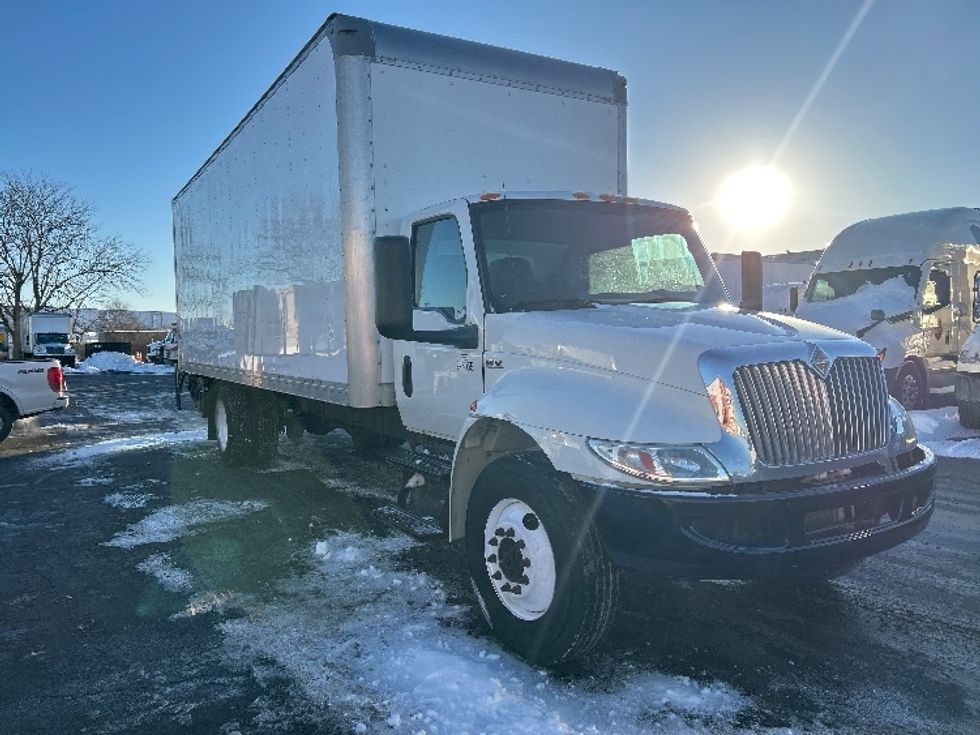 Medium Duty Box Truck-Light and Medium Duty Trucks-International-2020-MV607-Indianapolis-IN-120,022\n\t\tmiles-$ 58,000 - Image 1