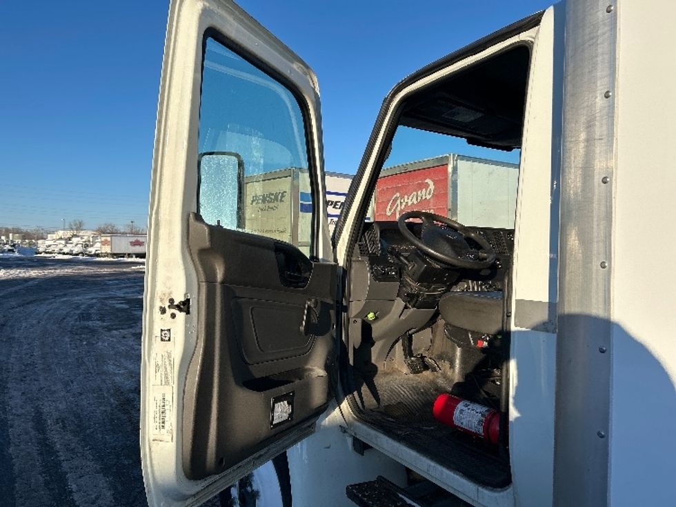 Medium Duty Box Truck-Light and Medium Duty Trucks-International-2020-MV607-Indianapolis-IN-120,022\n\t\tmiles-$ 58,000 - Image 16
