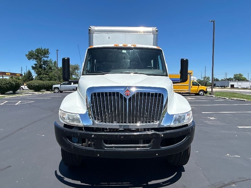 Medium Duty Box Truck-Light and Medium Duty Trucks-International-2020-MV607-Indianapolis-IN-139,836\n\t\tmiles-$ 57,000 - Image 2