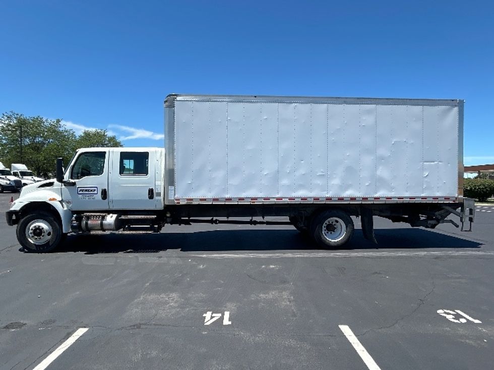 Medium Duty Box Truck-Light and Medium Duty Trucks-International-2020-MV607-Indianapolis-IN-139,836\n\t\tmiles-$ 57,000 - Image 4