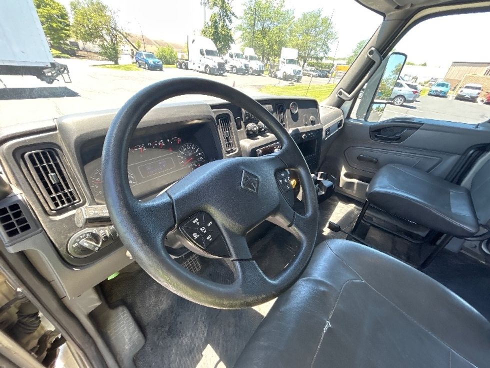 Medium Duty Box Truck-Light and Medium Duty Trucks-International-2020-MV607-Indianapolis-IN-139,836\n\t\tmiles-$ 57,000 - Image 17