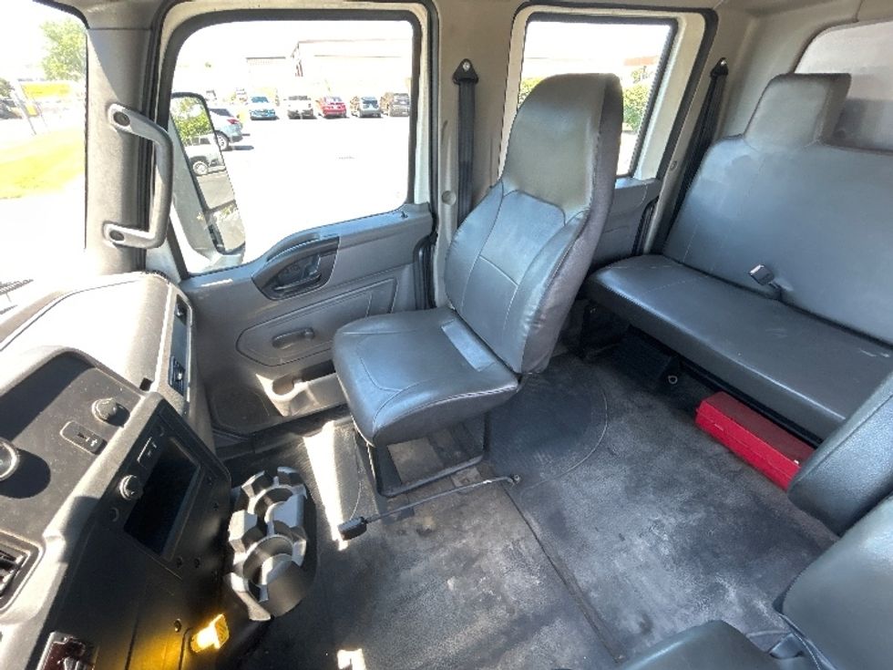 Medium Duty Box Truck-Light and Medium Duty Trucks-International-2020-MV607-Indianapolis-IN-139,836\n\t\tmiles-$ 57,000 - Image 19