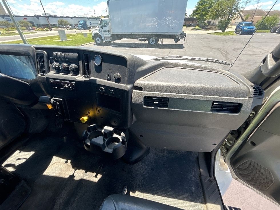 Medium Duty Box Truck-Light and Medium Duty Trucks-International-2020-MV607-Indianapolis-IN-139,836\n\t\tmiles-$ 57,000 - Image 21