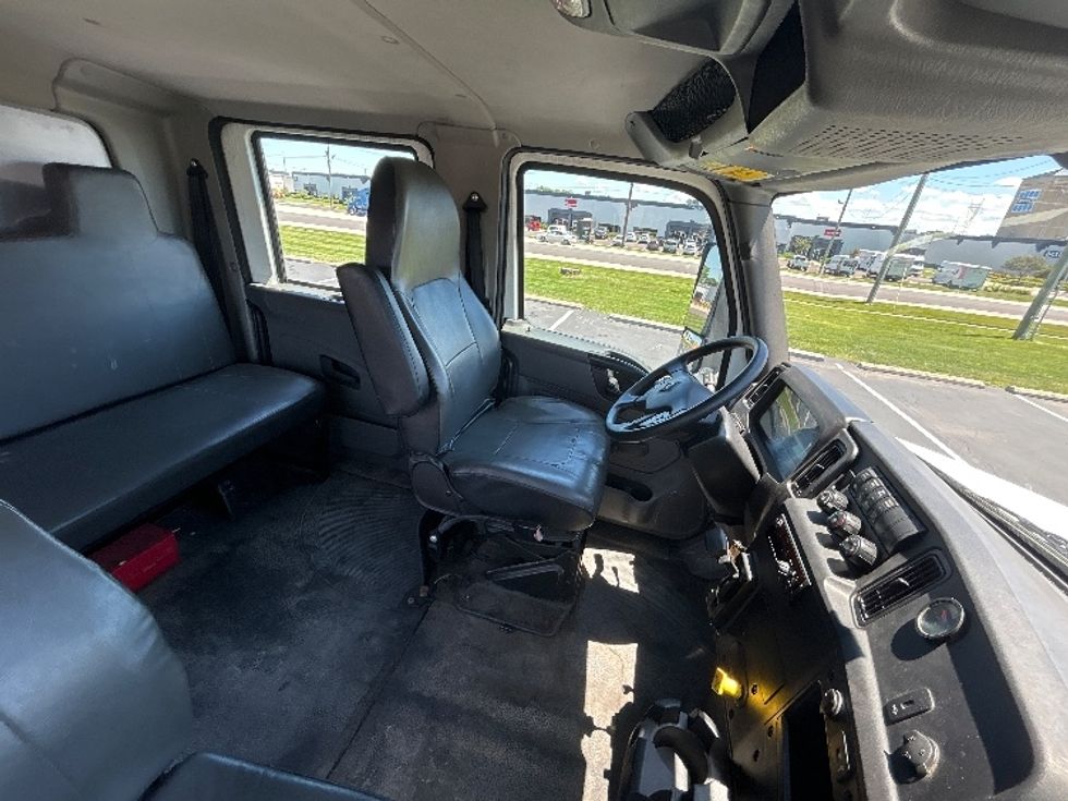 Medium Duty Box Truck-Light and Medium Duty Trucks-International-2020-MV607-Indianapolis-IN-139,836\n\t\tmiles-$ 57,000 - Image 22