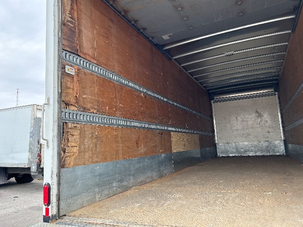 Medium Duty Box Truck-Light and Medium Duty Trucks-International-2020-MV607-Indianapolis-IN-160,507\n\t\tmiles-$ 47,000 - Image 11