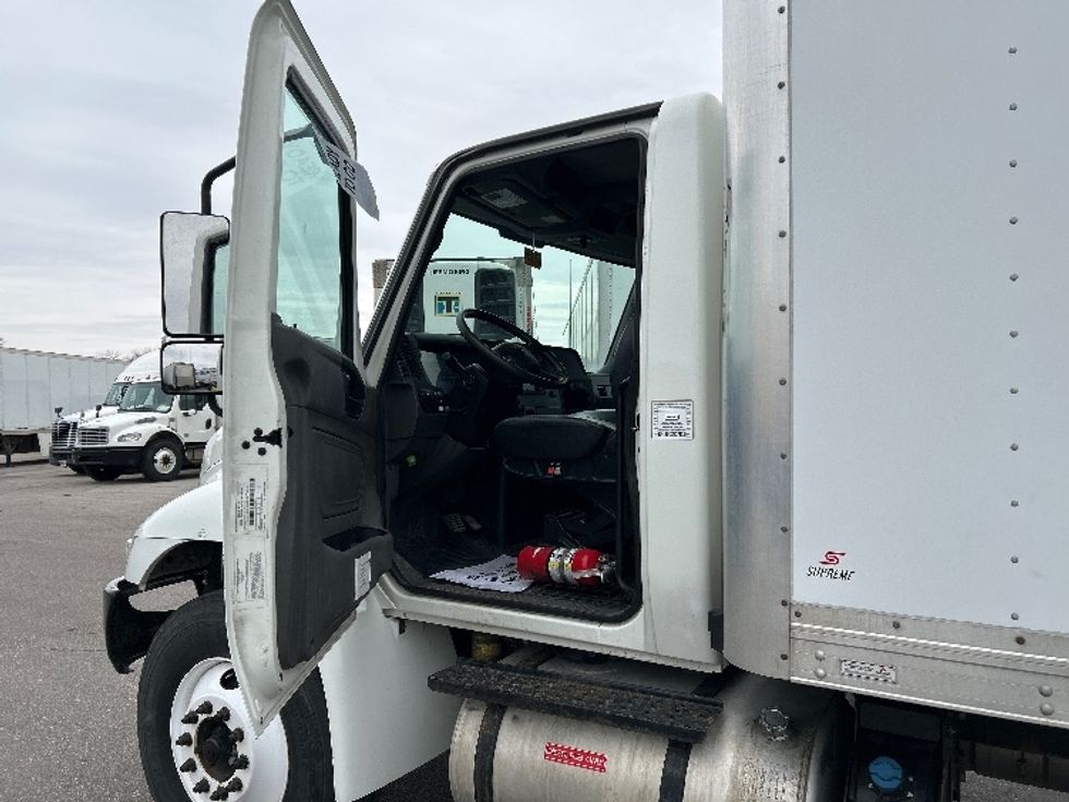 Medium Duty Box Truck-Light and Medium Duty Trucks-International-2020-MV607-Indianapolis-IN-160,507\n\t\tmiles-$ 47,000 - Image 16