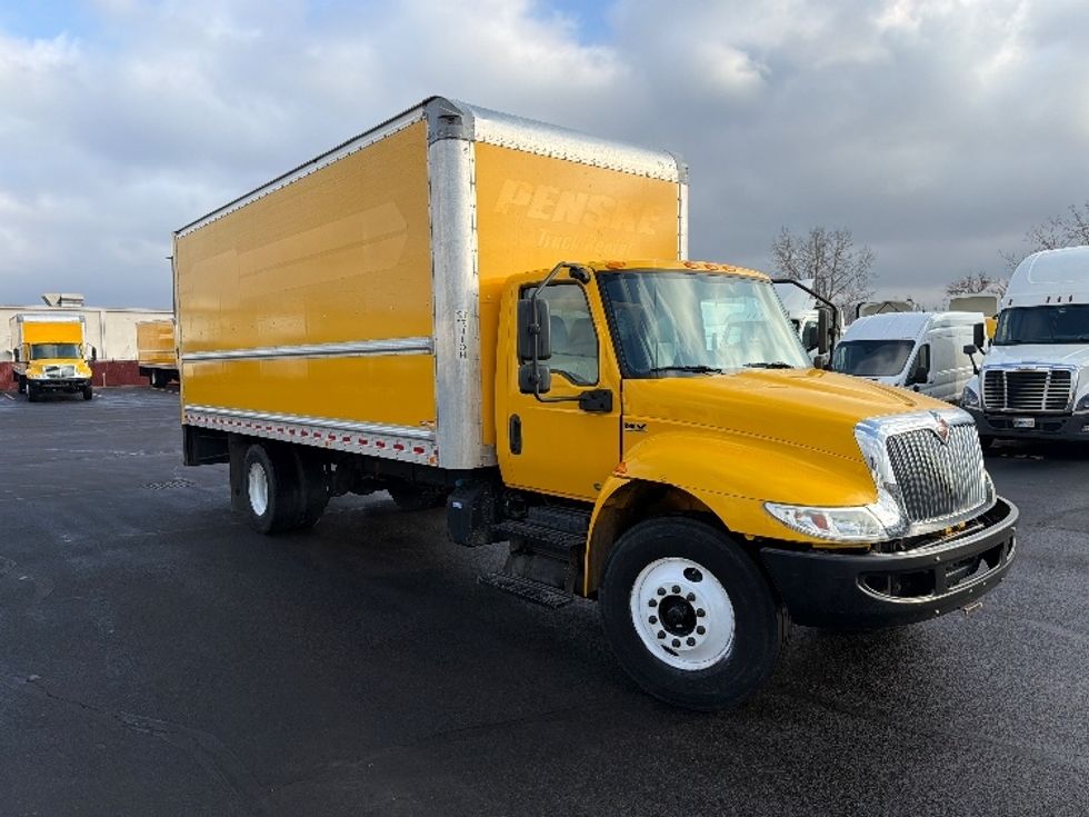 Medium Duty Box Truck-Light and Medium Duty Trucks-International-2020-MV607-Indianapolis-IN-180,535\n\t\tmiles-$ 31,750 - Image 1