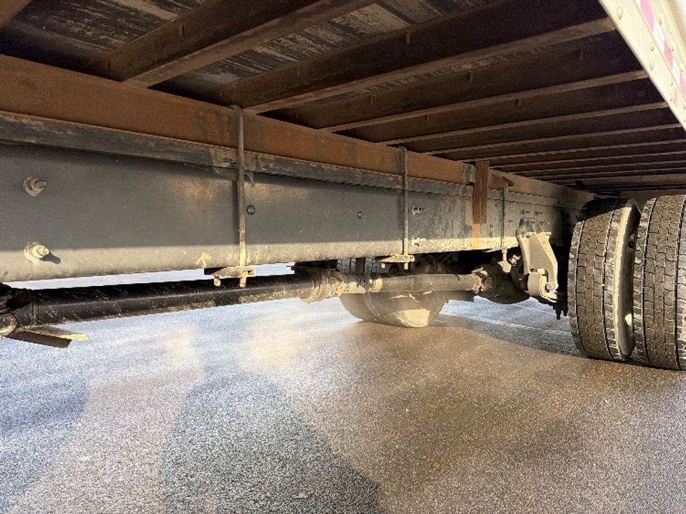 Medium Duty Box Truck-Light and Medium Duty Trucks-International-2020-MV607-Indianapolis-IN-180,535\n\t\tmiles-$ 31,750 - Image 5