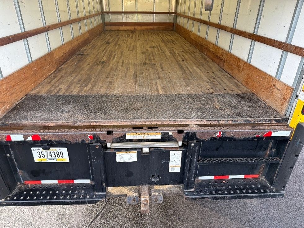 Medium Duty Box Truck-Light and Medium Duty Trucks-International-2020-MV607-Indianapolis-IN-180,535\n\t\tmiles-$ 31,750 - Image 10