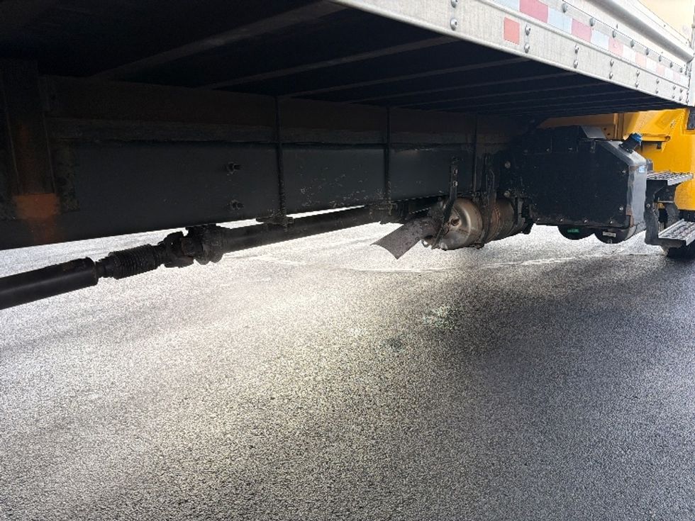 Medium Duty Box Truck-Light and Medium Duty Trucks-International-2020-MV607-Indianapolis-IN-180,535\n\t\tmiles-$ 31,750 - Image 14