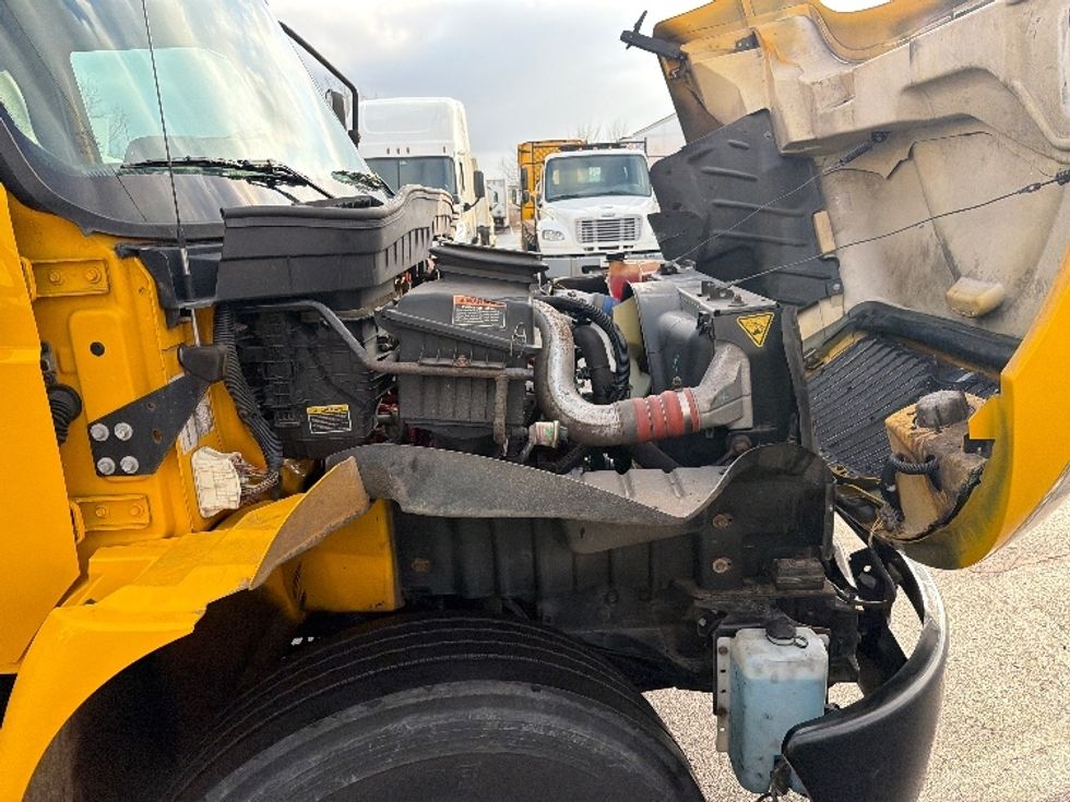 Medium Duty Box Truck-Light and Medium Duty Trucks-International-2020-MV607-Indianapolis-IN-180,535\n\t\tmiles-$ 31,750 - Image 23