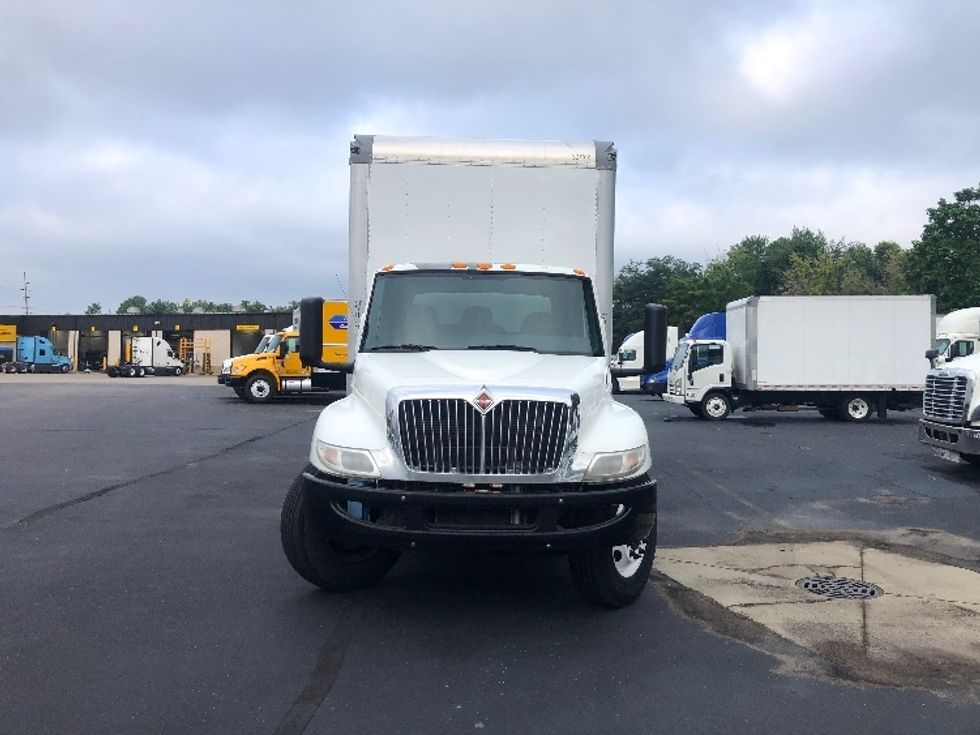 Medium Duty Box Truck-Light and Medium Duty Trucks-International-2020-MV607-Indianapolis-IN-210,464\n\t\tmiles-$ 45,500 - Image 2