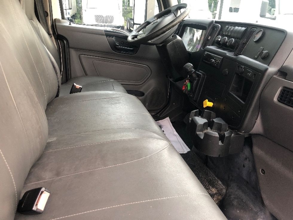 Medium Duty Box Truck-Light and Medium Duty Trucks-International-2020-MV607-Indianapolis-IN-210,464\n\t\tmiles-$ 45,500 - Image 22
