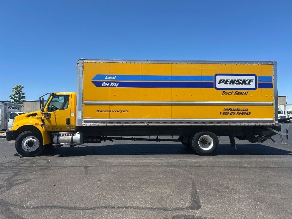 Medium Duty Box Truck-Light and Medium Duty Trucks-International-2020-MV607-Indianapolis-IN-215,529\n\t\tmiles-$ 38,250 - Image 4