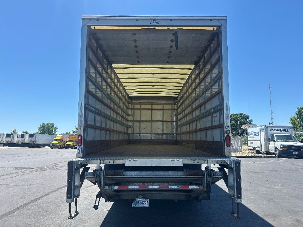 Medium Duty Box Truck-Light and Medium Duty Trucks-International-2020-MV607-Indianapolis-IN-215,529\n\t\tmiles-$ 38,250 - Image 8