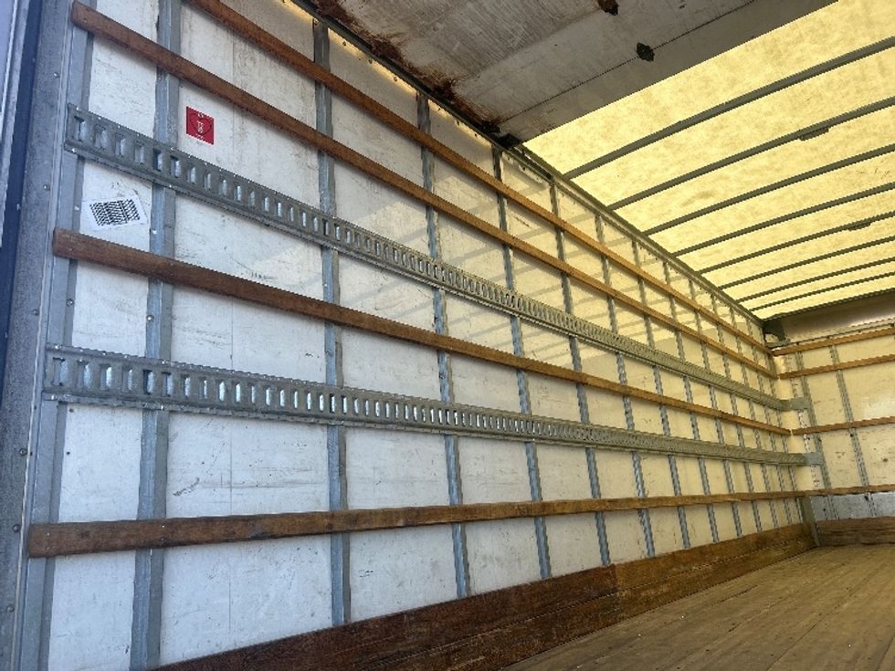Medium Duty Box Truck-Light and Medium Duty Trucks-International-2020-MV607-Indianapolis-IN-215,529\n\t\tmiles-$ 38,250 - Image 11