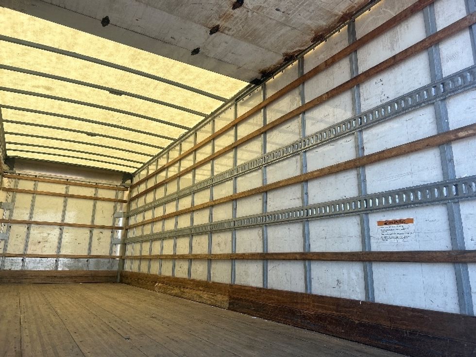 Medium Duty Box Truck-Light and Medium Duty Trucks-International-2020-MV607-Indianapolis-IN-215,529\n\t\tmiles-$ 38,250 - Image 12
