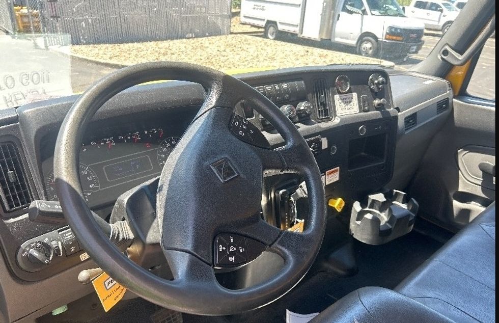 Medium Duty Box Truck-Light and Medium Duty Trucks-International-2020-MV607-Indianapolis-IN-215,529\n\t\tmiles-$ 38,250 - Image 17