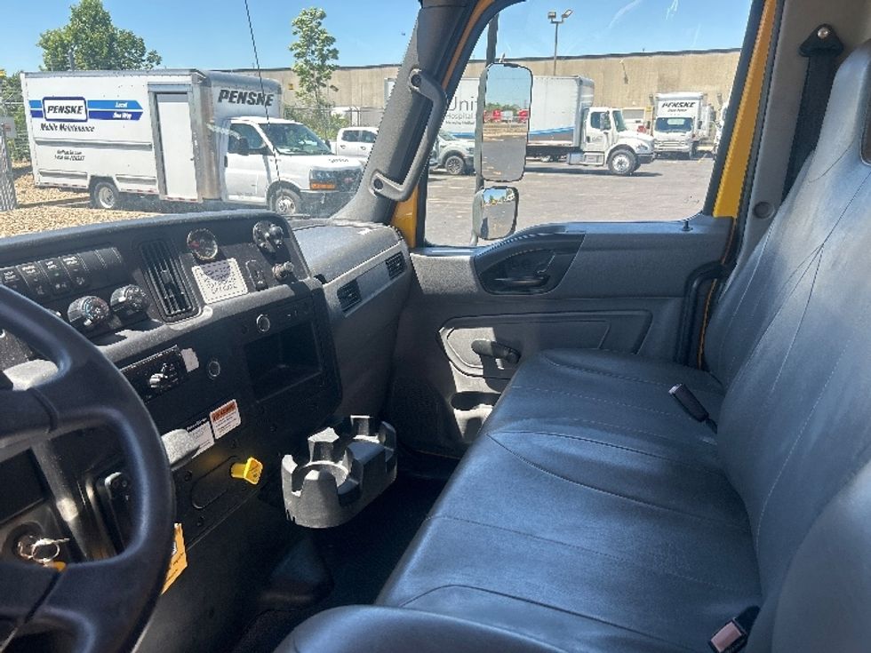 Medium Duty Box Truck-Light and Medium Duty Trucks-International-2020-MV607-Indianapolis-IN-215,529\n\t\tmiles-$ 38,250 - Image 19